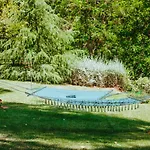 Casa vacanze Vacation With Large Garden In Sani's Forest